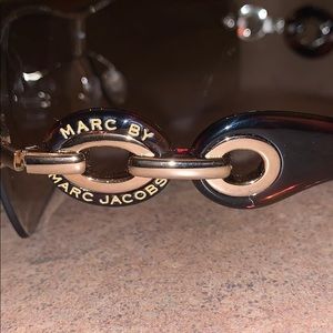 Sunglasses brand New never used don’t have tags